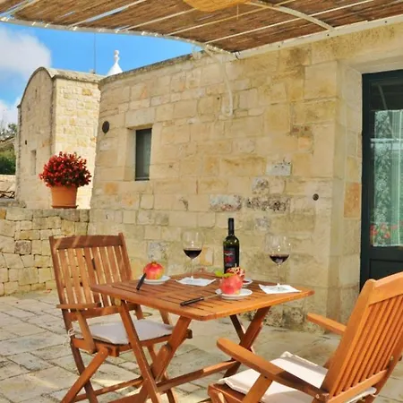 Trullo Del Pino 4 تْشيستيرنِنو
