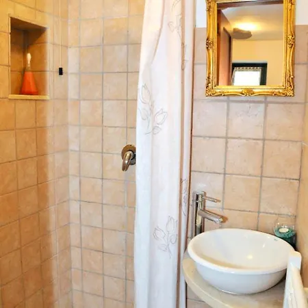 شقة فندقية Trullo Del Pino 4 تْشيستيرنِنو